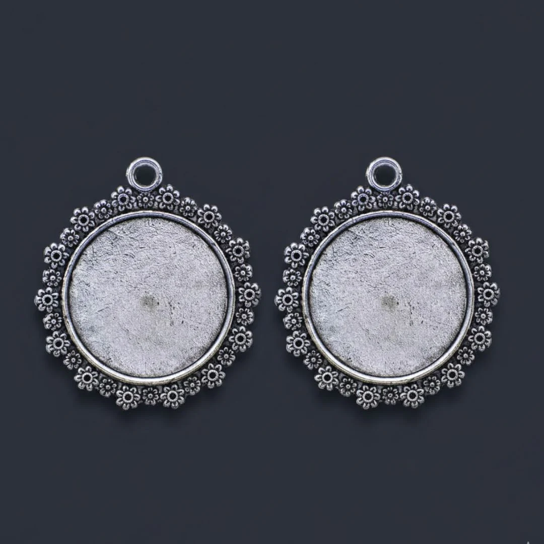 Metal Antique pendant (2 Pics) Pak of 1 - Image 2