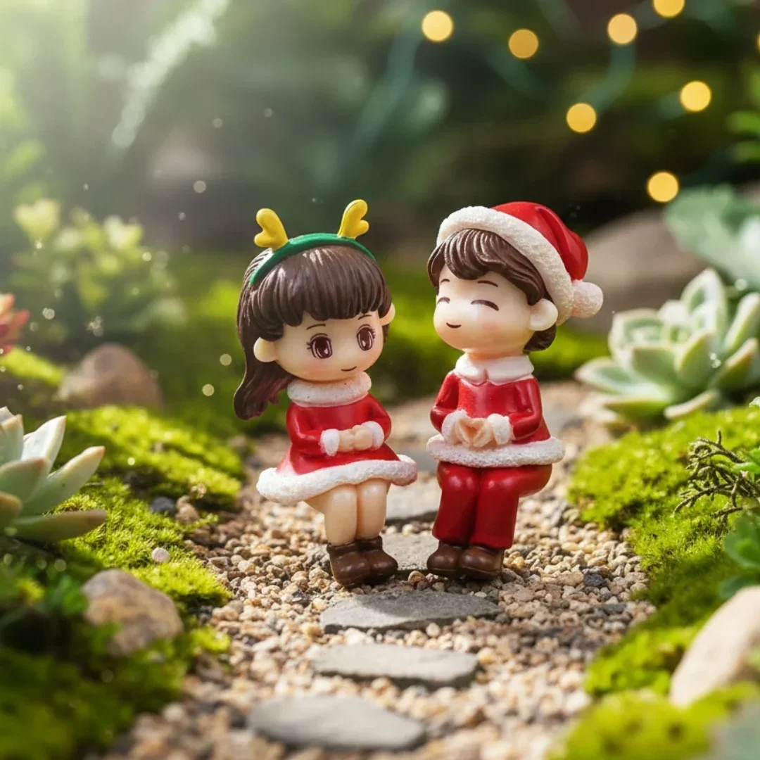 Miniatures Cute Christmas Couple (2pcs) Pack of 1 - Image 4